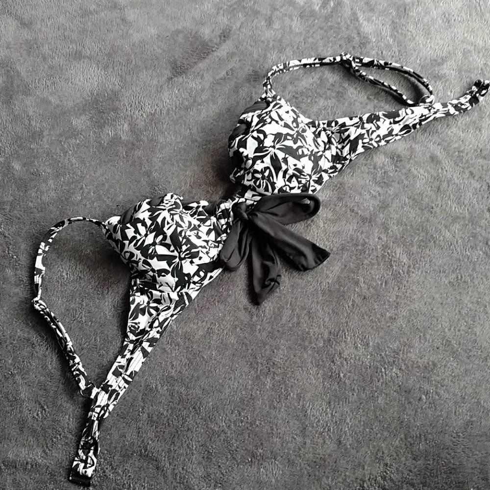 Black/White Bow Bikini Top W/Black Bow